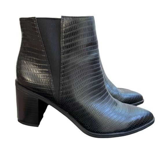 Bette Snake Embossed Franco Sarto Ankle Bootie/ Black /Size 9 - Picture 1 of 6